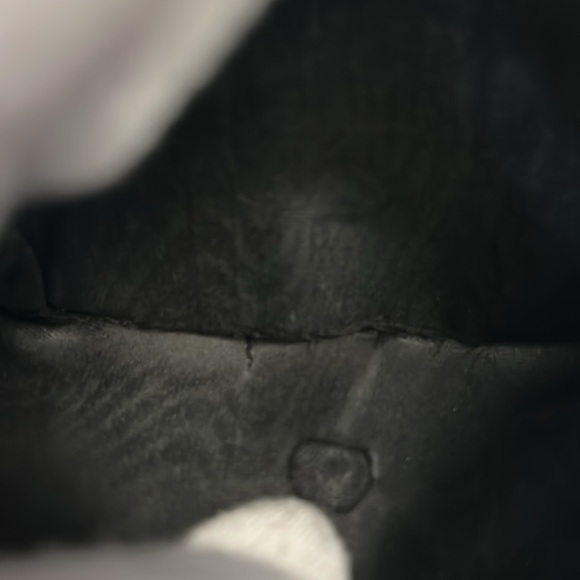 Chanel Black leather small compact bifold wallet - Picture 17 of 17